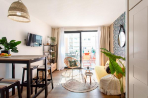 C1 Clemenceau Pool Balcony Bath AC 2mins walk to sand beach
